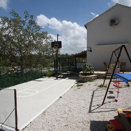 Holiday Home Ela Dračevica Eksteriør bilde