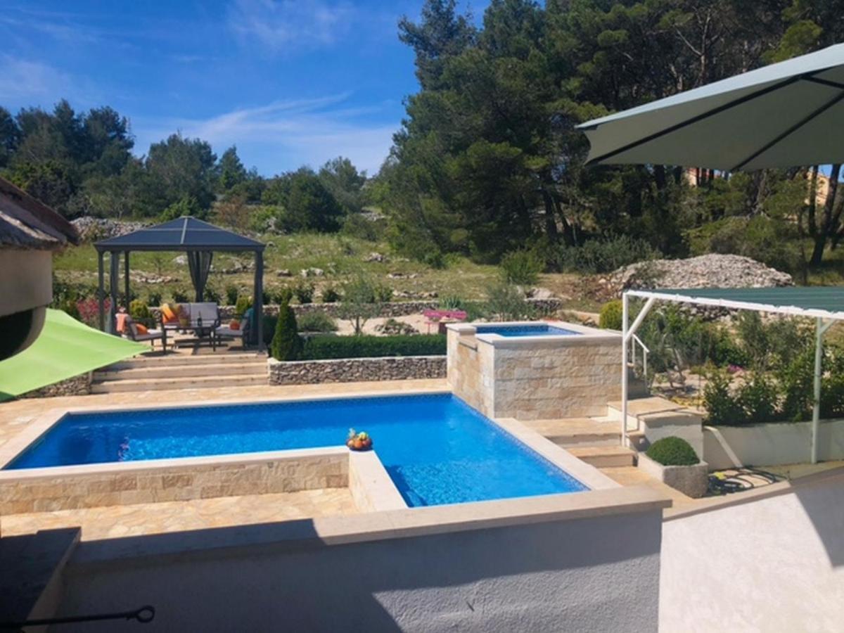 Holiday Home Ela Dračevica Eksteriør bilde