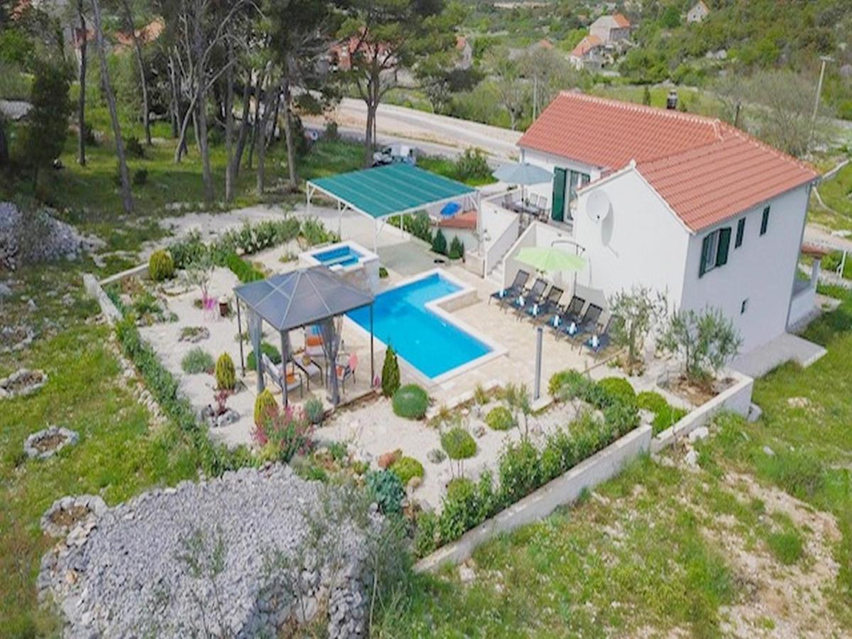 Holiday Home Ela Dračevica Eksteriør bilde
