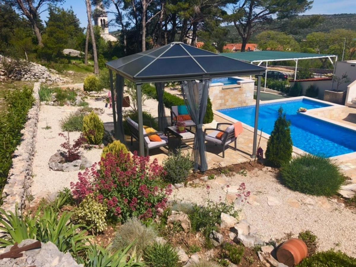 Holiday Home Ela Dračevica Eksteriør bilde