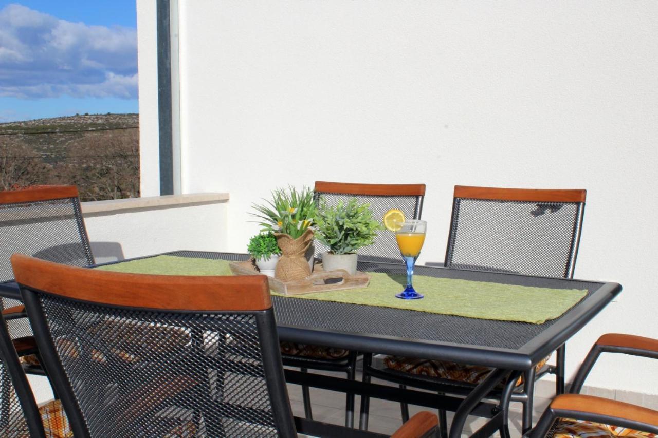 Holiday Home Ela Dračevica Eksteriør bilde